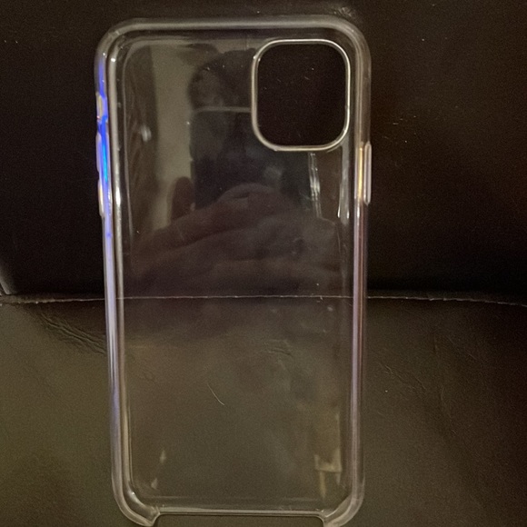 Clear Apple iPhone 11 cases (Made by Apple) - Picture 2 of 2